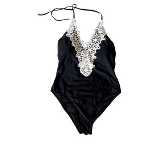 Sexy plus size black & white one piece swimsuit size XXL high cut NWT